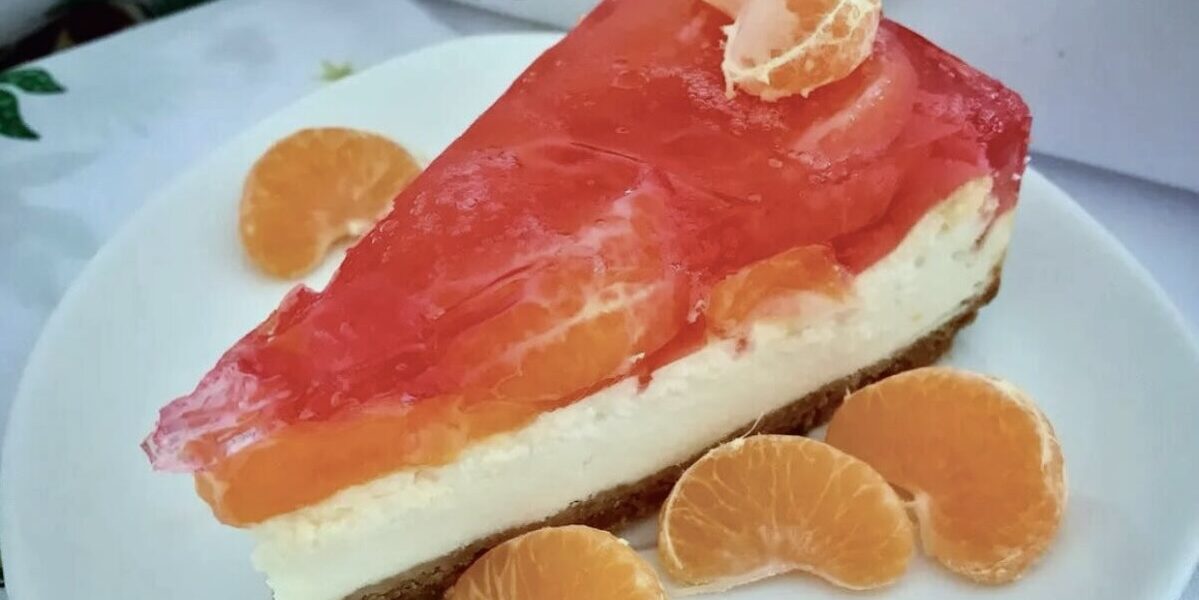 Sernik jogurtowy z mandarynkami i galaretką