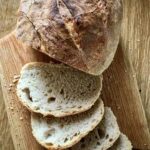 Tradycyjny chleb z Toskanii bez dodatku soli wyrastający kilka dni.