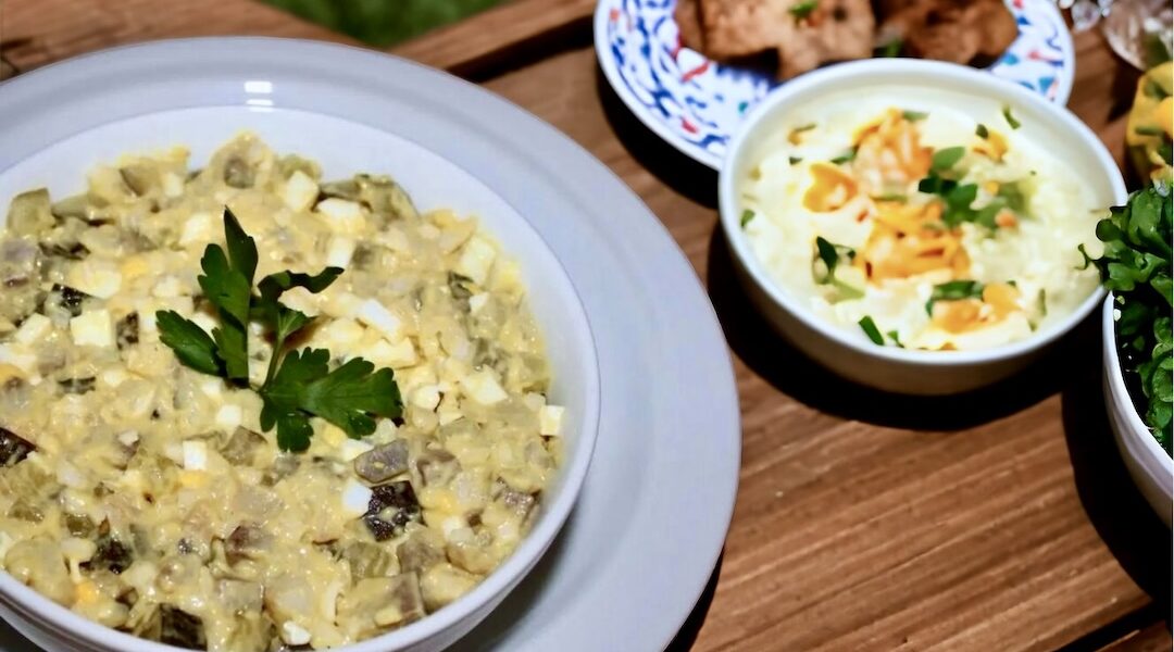 Hekele to pochodząca z Górnego Śląska pasta śledziowa przygotowywana z filetów śledziowych typu matias, gotowanego jajka, ogórków kiszonych, cebuli i musztardy. Trudno wyobrazić sobie smaczniejsze smarowidło do świeżego pieczywa.