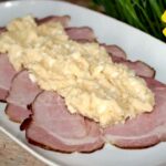 Jajka z chrzanem to wspaniały i prosty w przygotowaniu dodatek do wędlin.