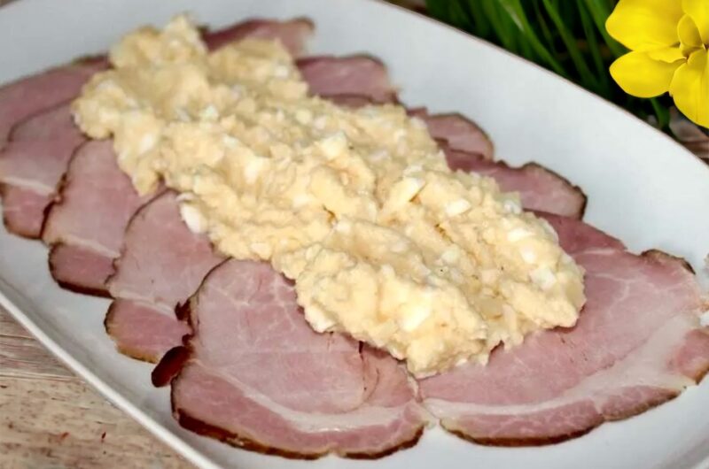 Jajka z chrzanem to wspaniały i prosty w przygotowaniu dodatek do wędlin.