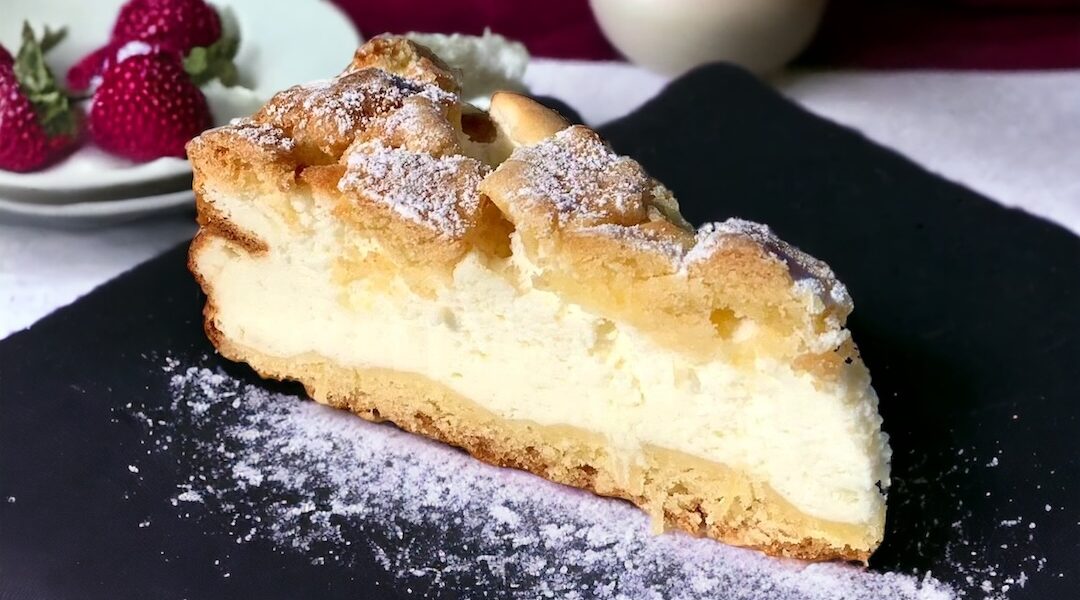 Placek jogurtowy to pyszne ciasto ze spodem z kruchego ciasta i aksamitną masą jogurtową. Masa jest wspaniale puszysta dzięki gęstemu jogurtowi greckiemu oraz ubitej pianie z białek jajek.