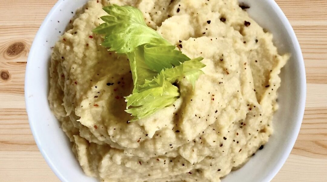 Puree z gotowanych w mleku i wodzie selera i batata zmiksowanych z dodatkiem mleka, masła i gałki muszkatołowej.