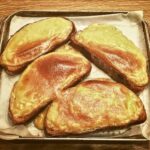 Brytyjskie tosty zapiekane z serem cheddar, angielskim piwem Ale i musztardą.