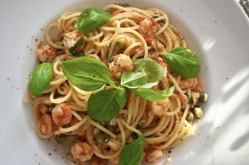 Makaron z krewetkami w pomidorach