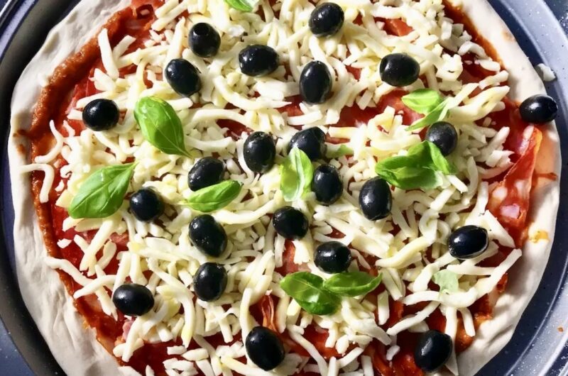 Uniwersalne ciasto przyrządzane z mąki pszennej, które zależności od proporcji składników możesz użyć na tartę, pizzę lub podpłomyk.