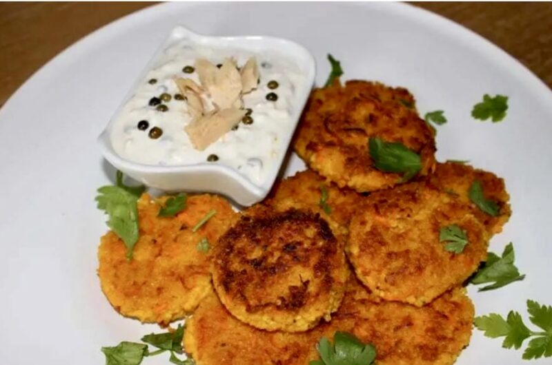 Dip jogurtowy przygotowany na bazie gęstego jogurtu greckiego z tuńczykiem tuńczyka w oliwie z dodatkiem odrobiny majonezu oraz marynowanego zielonego pieprzu.