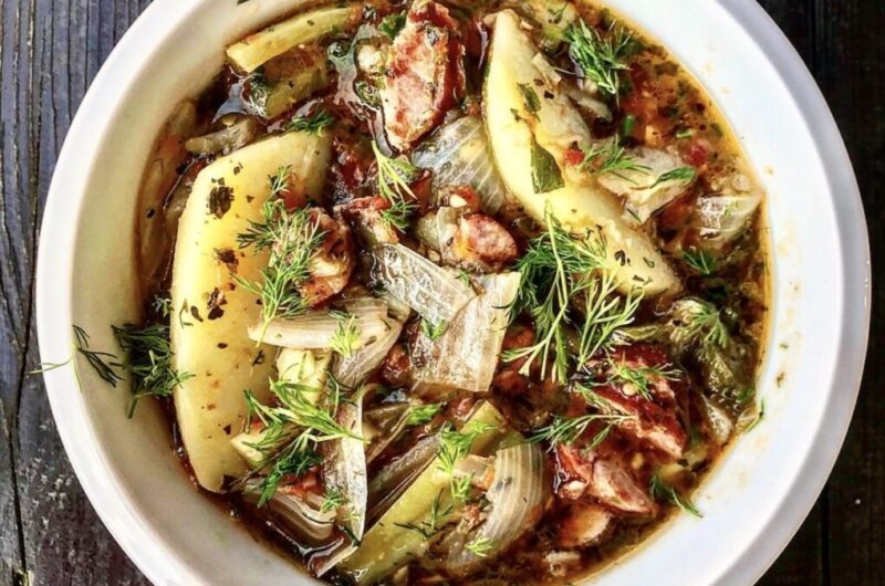 gulasz warzywny z kiełbasą