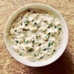 Pasta z odsączonego tuńczyka z puszki zmiksowanego razem z puszystym serkiem kozim i sokiem z limonki.