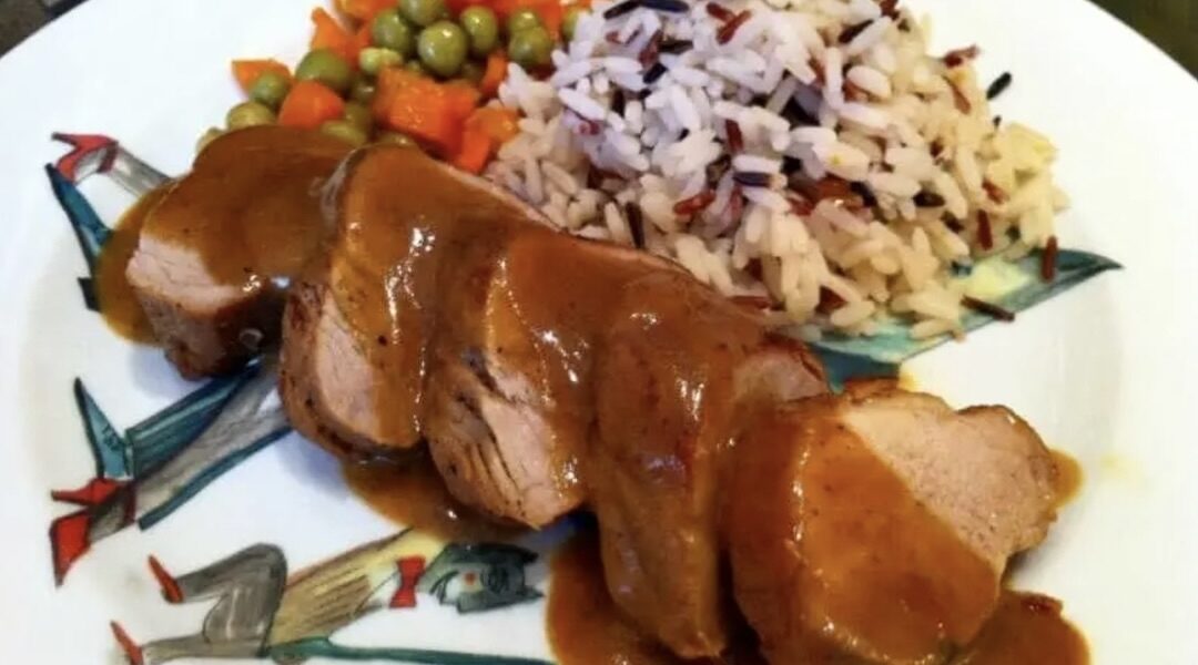 Polędwiczki przyrządzone w miodzie w sosie z dodatkiem musztardy i miodu pitnego czyli wspaniałe, delikatne i niezmiernie intrygujące danie.