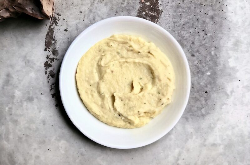 Puree z pietruszki to znakomite połączenie warzyw, które w formie puree doskonale uzupełniają dania mięsne z sosami.