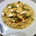 Moje risotto jest pysznie zbalansowane ze słodkim, duszonym fenkułem, łagodnym smakiem serka ricotta i lekką ostrością chilli.