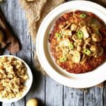 Rosti to placki ziemniaczane pochodzące ze Szwajcarii. Przyrządzane są z grubo tartych ugotowanych dzień wcześniej ziemniaków, doprawione gałką muszkatołową i smażone powoli na maśle.