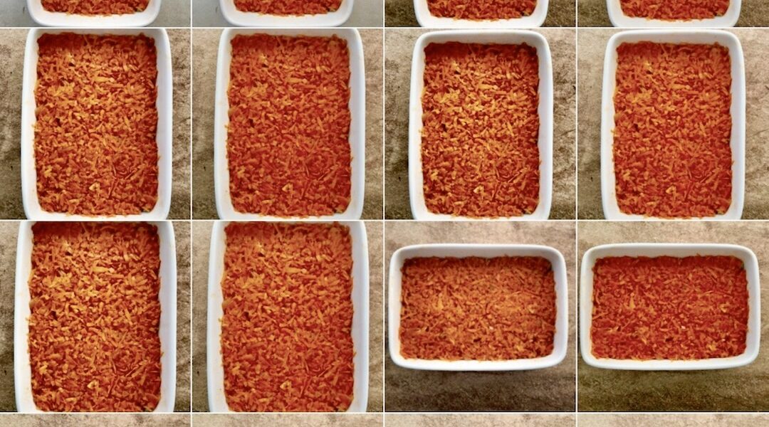 Ryba po grecku to smażone filety rybne ułożone w naczyniu i przykryte startymi i smażonymi warzywami korzeniowymi.