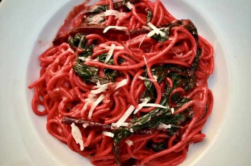 spaghetti z pesto z buraka