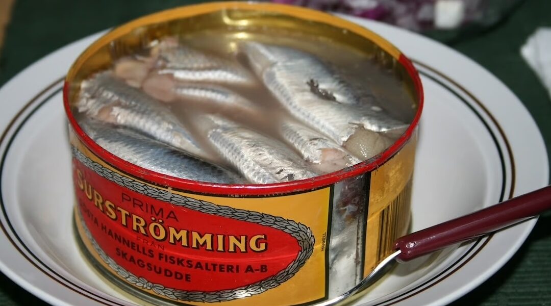 Kiszone śledzie w puszce, szwedzki specjał