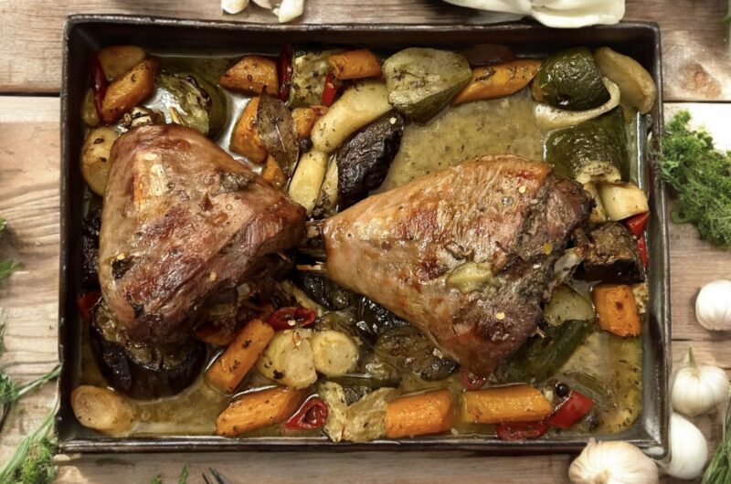 golonki indycze pieczone z warzywami