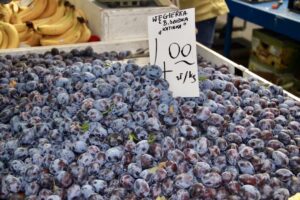 śliwki węgierski na straganie