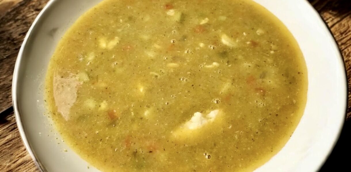 zupa rybna dla dzieci na talerzu