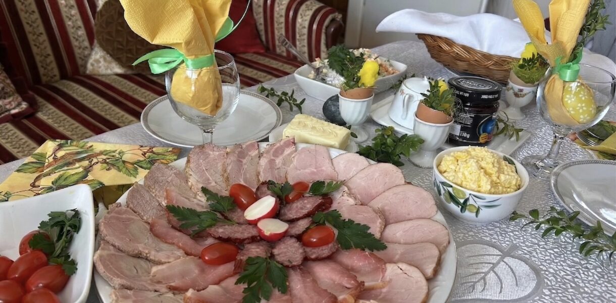 Jajka z chrzanem czyli wspaniały i prosty w przygotowaniu dodatek do wędlin.