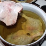 confit z kaczki w trakcie