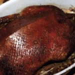 gęś pieczona w naczyniu żaroodpornym