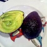 awokado faszerowane krewetkami i jajkiem gotowanym