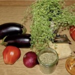 Bakłażan duszony z pomidorami przepis z Krety