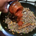 przygotowanie sosu bolognese