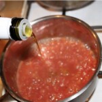 sos pomidorowy w garnku