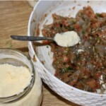 farsz na burgery z łososia z krewetkami w misce