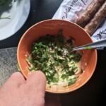 przygotowanie sosu do carbonary