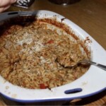 Cielęcina zapiekana z makaronem i pomidorami