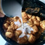 curry z okrą kalafiorem i kurczakiem