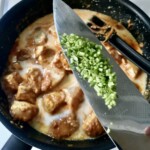 curry z okrą kalafiorem i kurczakiem