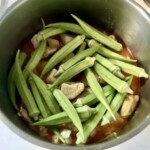 curry z okrą kalafiorem i kurczakiem