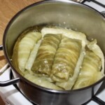 Gołąbki z białej kapusty z kiełbasą i ryżem