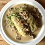 Gołąbki z białej kapusty z kiełbasą i ryżem