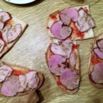 Grzanki z szynką i serem przysmak z Krety