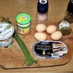 Jajka faszerowane szprotkami i kaparami