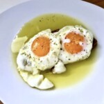 Jajka sadzone na oliwie z oliwek smażone