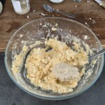 Jajka z chrzanem podczas przygotowania