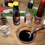 Kasza pęczak z fasolą na omlecie na ostro