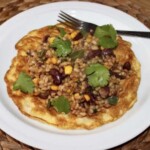 Kasza pęczak z fasolą na omlecie na ostro