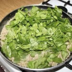 Kasza z mięsem wieprzowym i szpinakiem