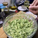 Klopsiki z cukinii z fetą i świeżą miętą