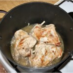 na patelni smażą się udka z królika