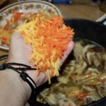 starte warzywa na dłoni