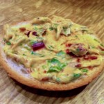 pół bułki posmarowane masłem meksykańskim