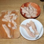 pierś kurczaka krojona na paski i kawałki